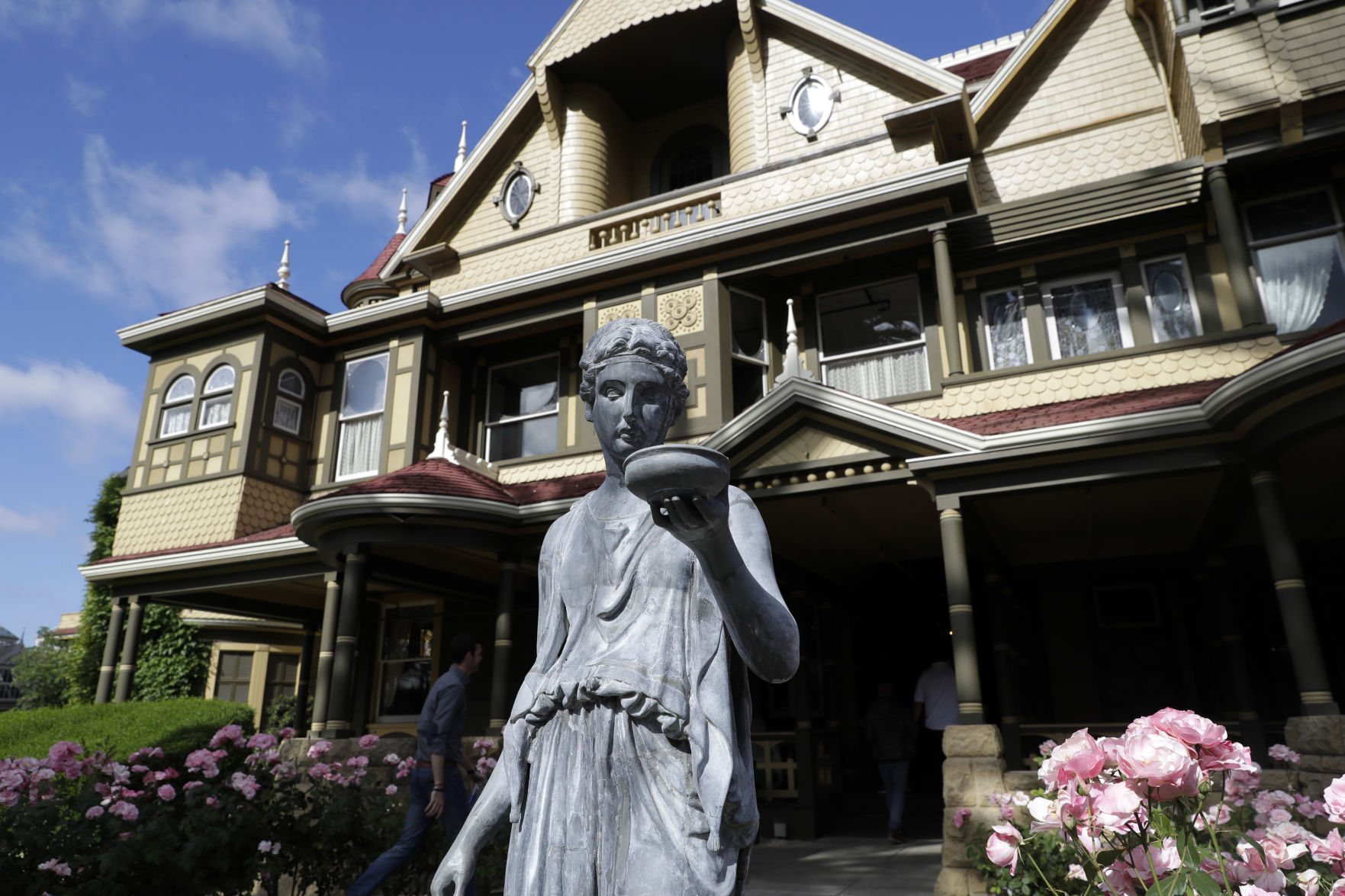 Travel Haunted Houses